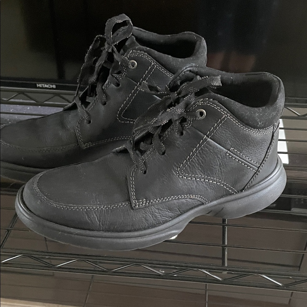 Black Leather Men's Boots Clark’s collection